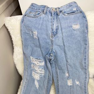 Highrise Ripped mom jeans